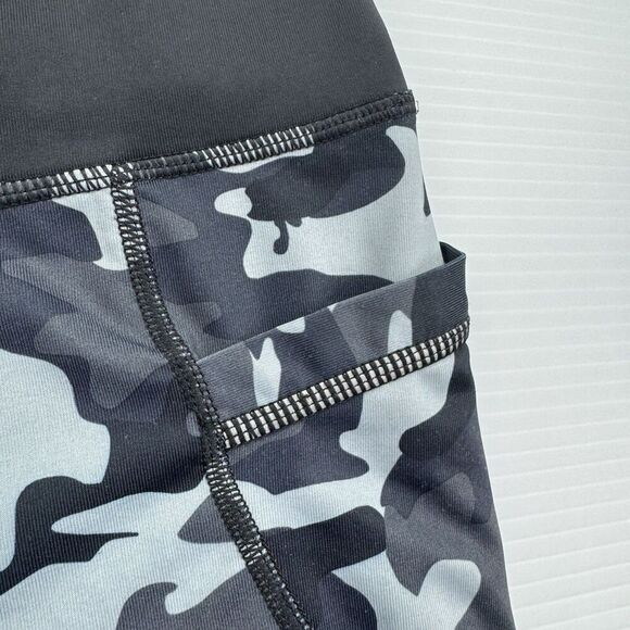 Active Life Women's Leggings Stretch Black Grey Camo Size Large Side Pockets - Picture 3 of 10